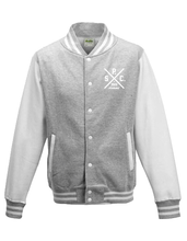 Lade das Bild in den Galerie-Viewer, College Jacke Grau Melange Weiß SC Adelsdorf Cross Weißs